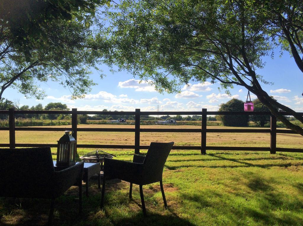 Riverside Glamping *